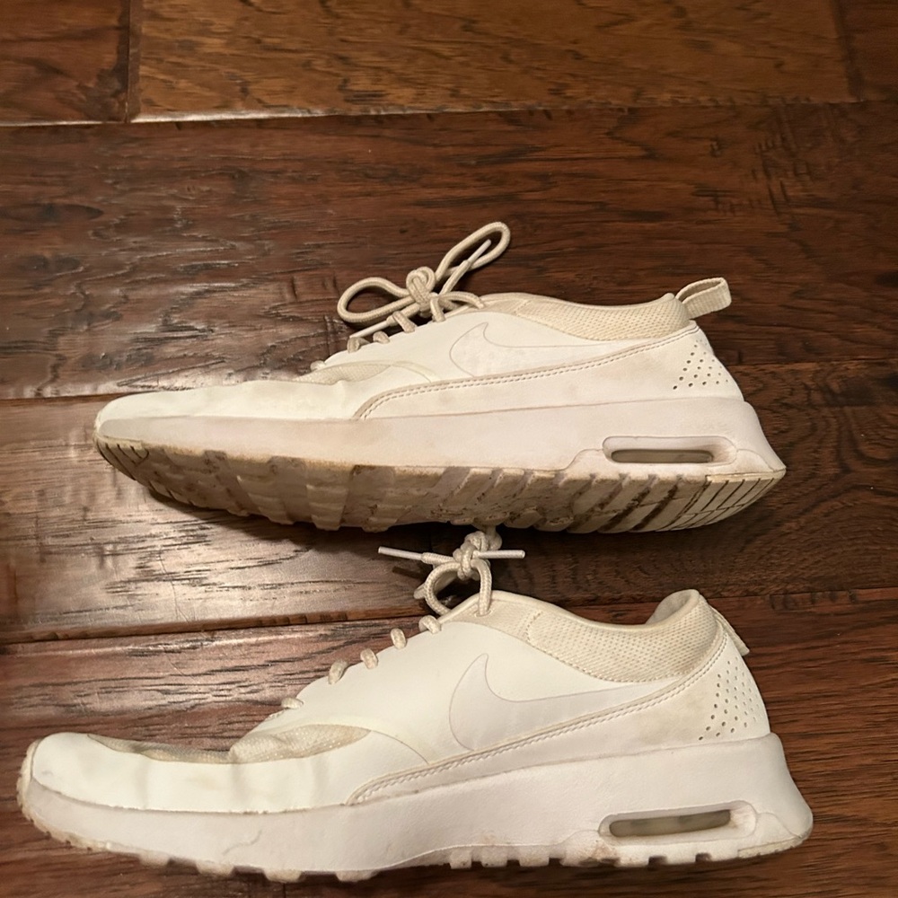 Nike tennis shoes